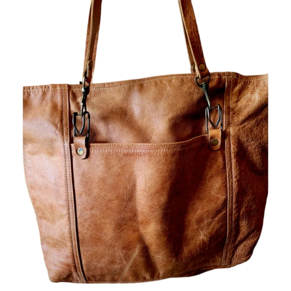 Chloe & Lex Distressed Brown Leather Large Shoulder Bag - Picture 5 of 10